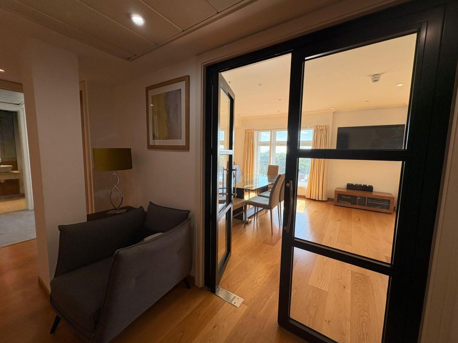 Estatesmen Park Lane Hyde Park Apartment